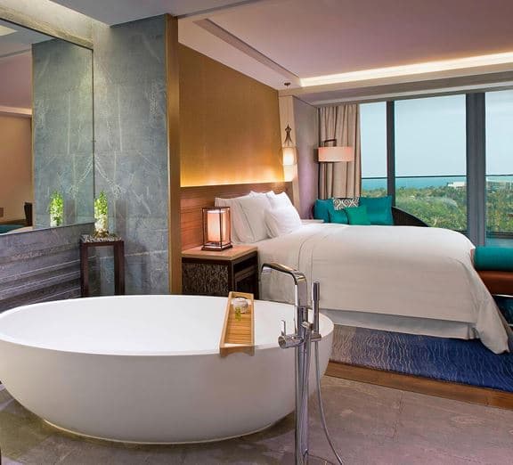 DELUXE SEA VIEW ROOM Номера