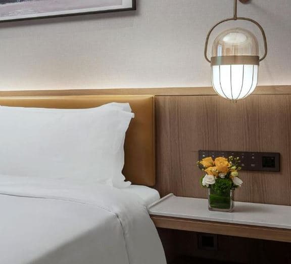 1 KING 1 QUEEN 1 BEDROOM SUITE Номера