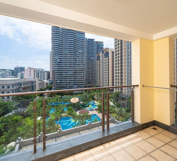 DELUXE POOL VIEW ROOM Номера