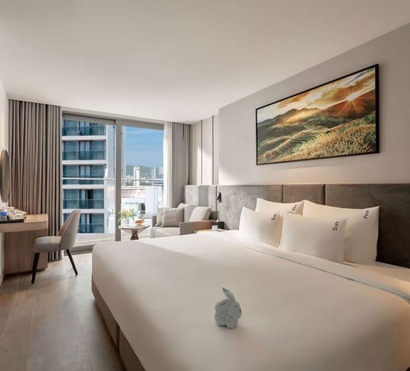 DELUXE CITY VIEW WITH BALCONY (NO EXTRA BED) Номера