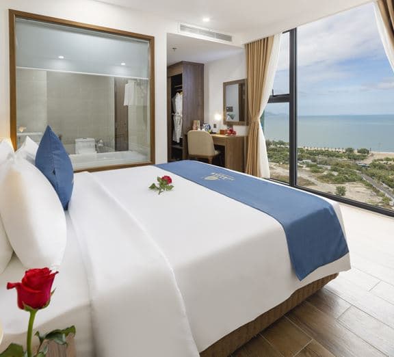 SENIOR DELUXE SEA VIEW Номера
