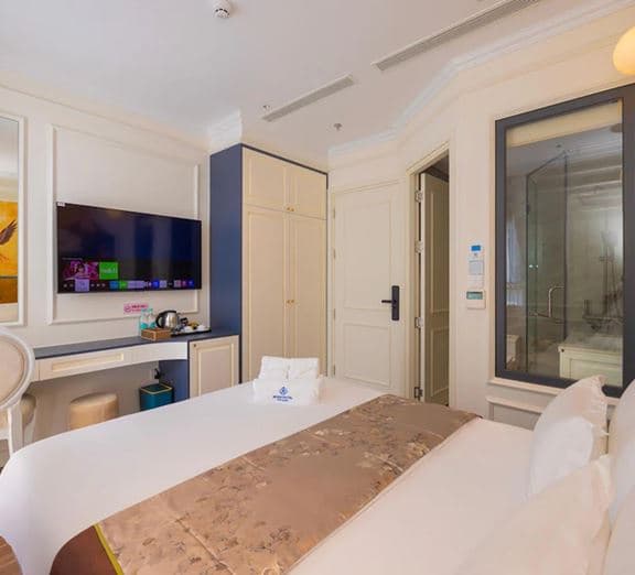 SUPERIOR QUEEN WITH PARTIAL SEA VIEW (NO EXTRA BED) Номера