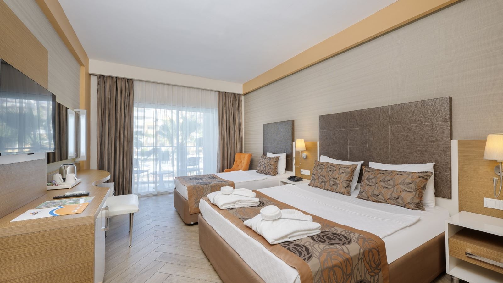 rooms-standard-room-land-view