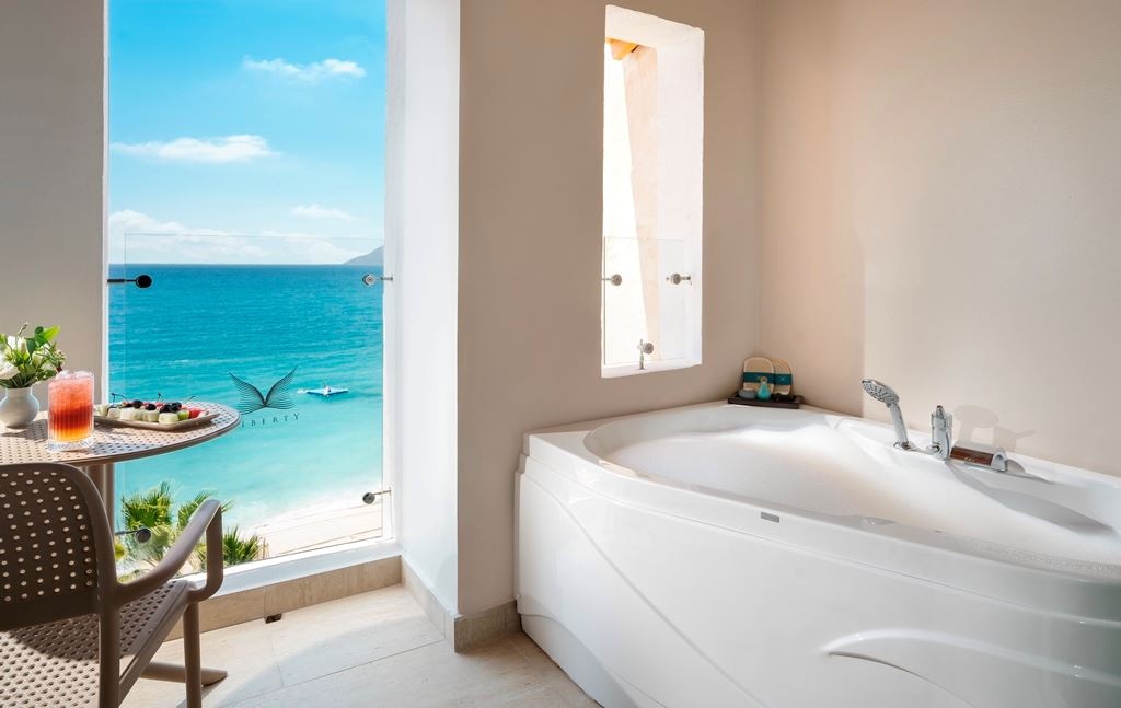 rooms-deluxe-standart-sea-view-with-jacuzzi-type-3ad