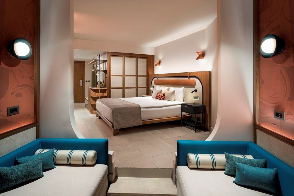 rooms-deluxe-large-side-sea-view-type-2ad