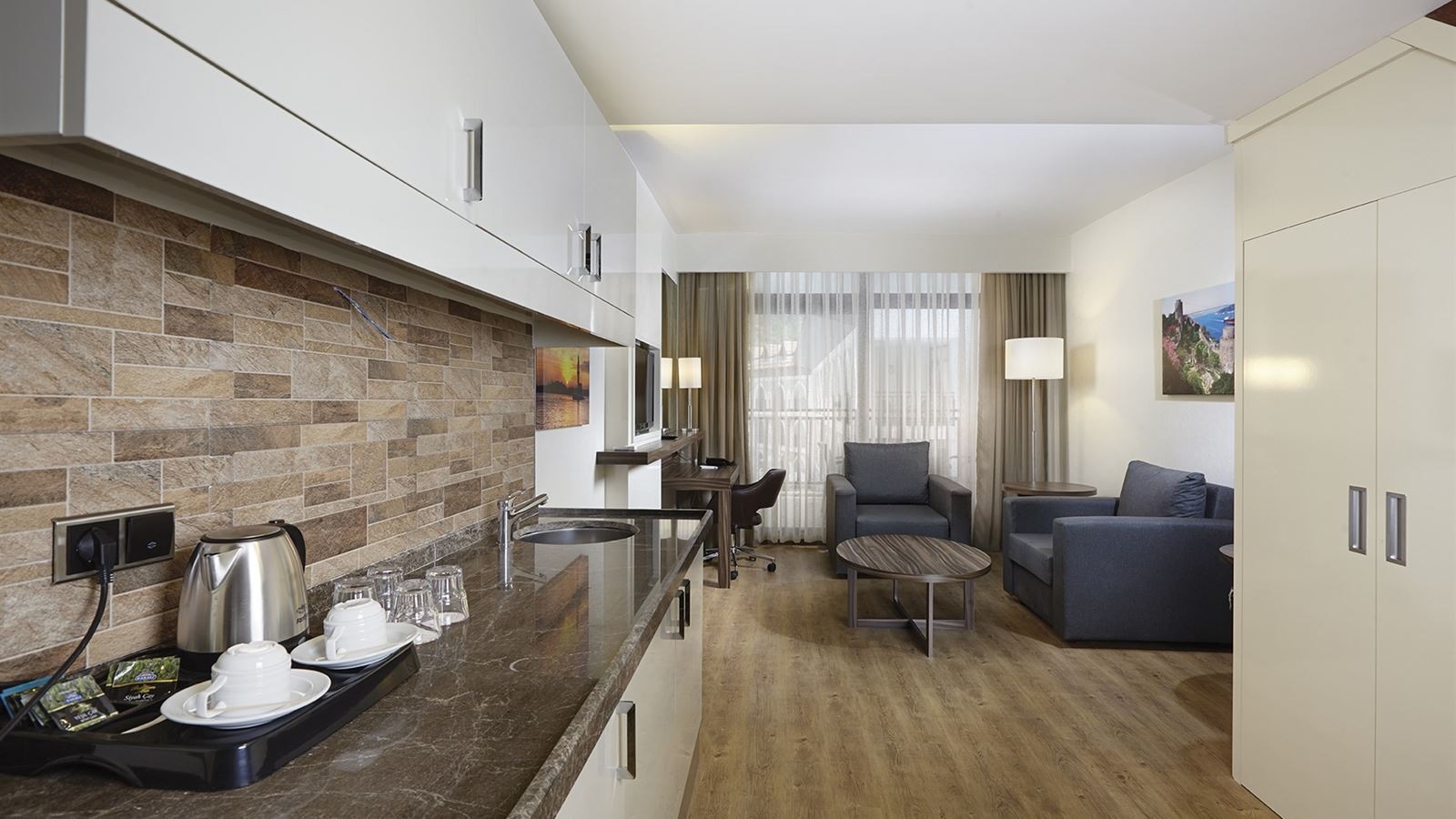 rooms-family-room