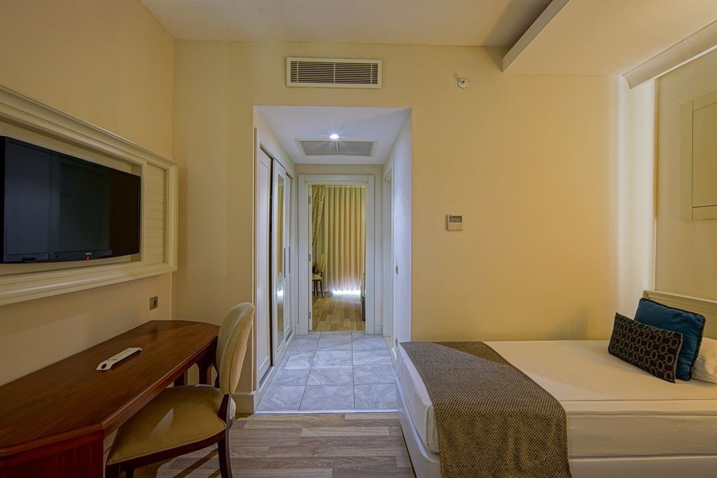 rooms-family-room