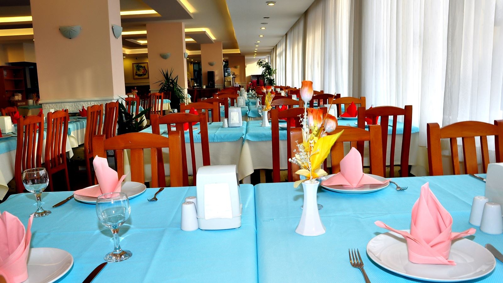 restaurants-main-restaurant