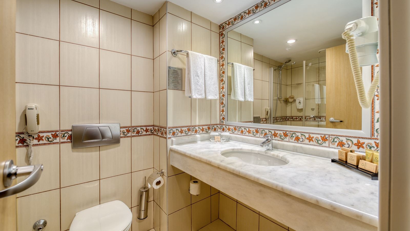 rooms-bungalow-family-room