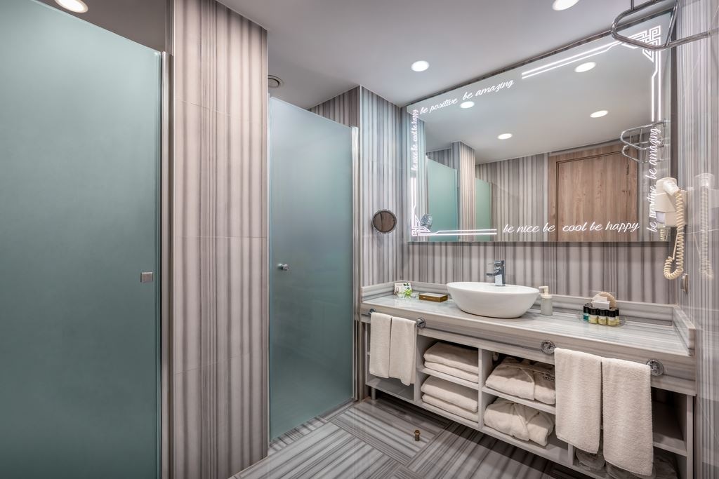 rooms-be-family-a-room-side-sea-view