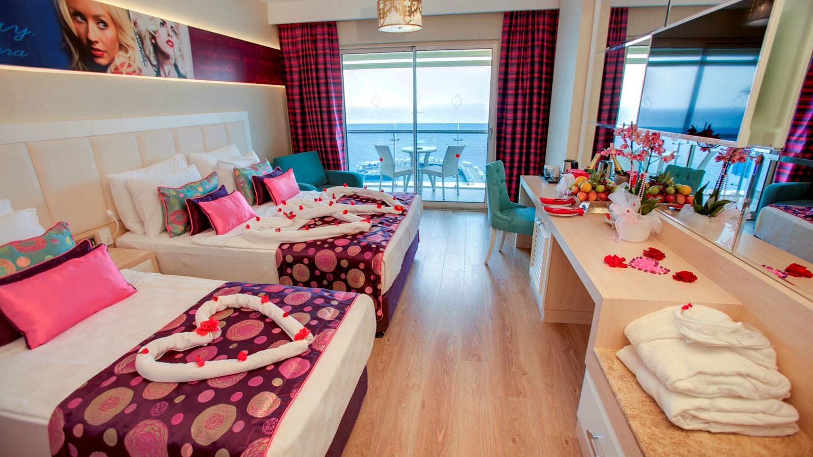 rooms-deluxe-room-sea-view