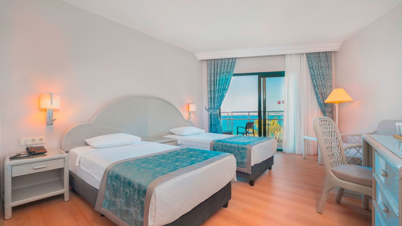 rooms-standard-room-direct-sea-view