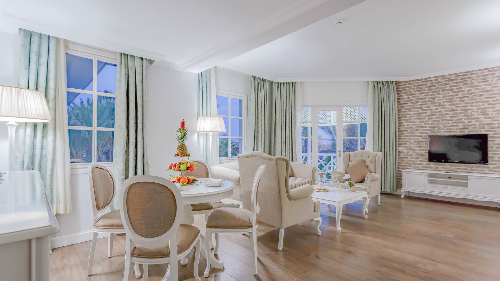 rooms-executive-room