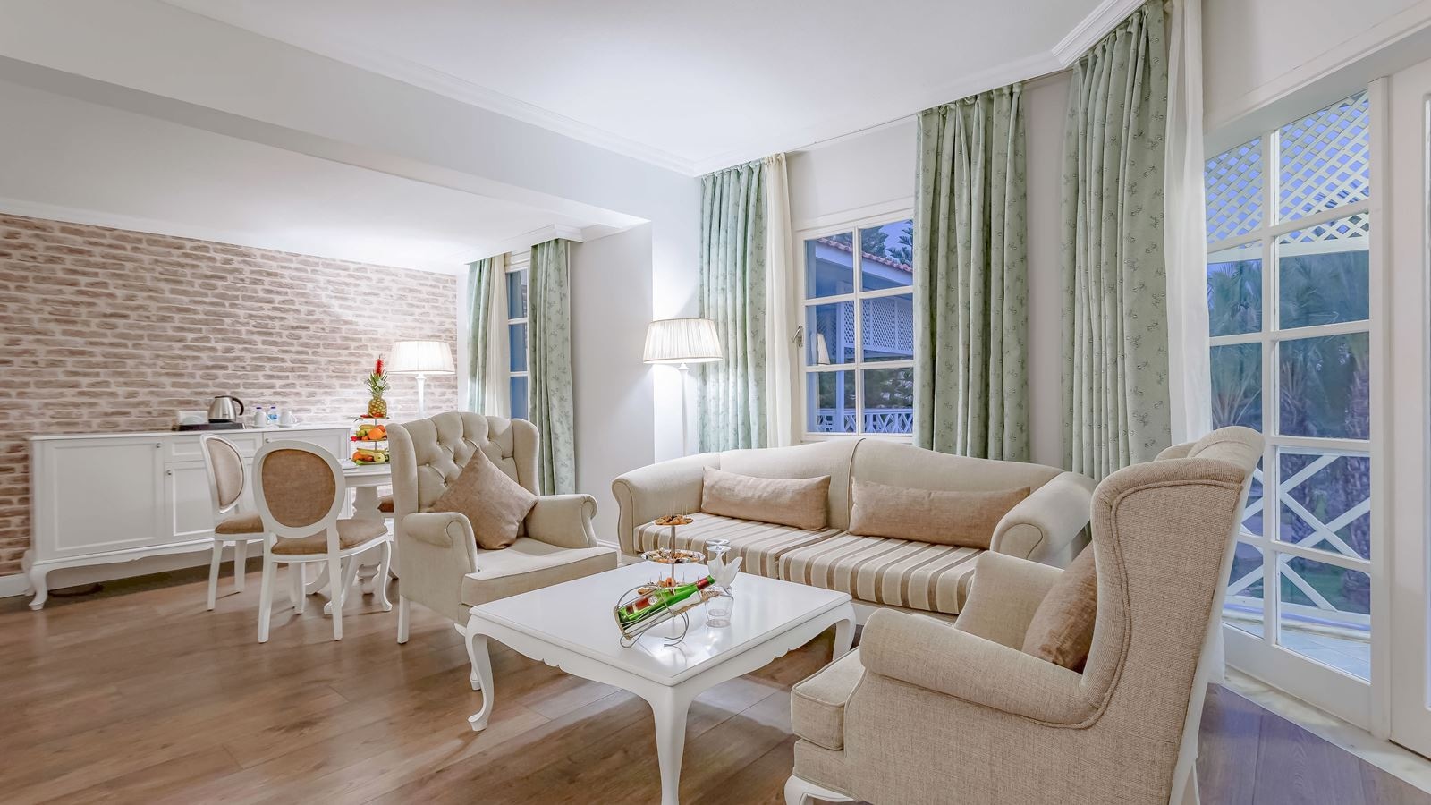 rooms-executive-room