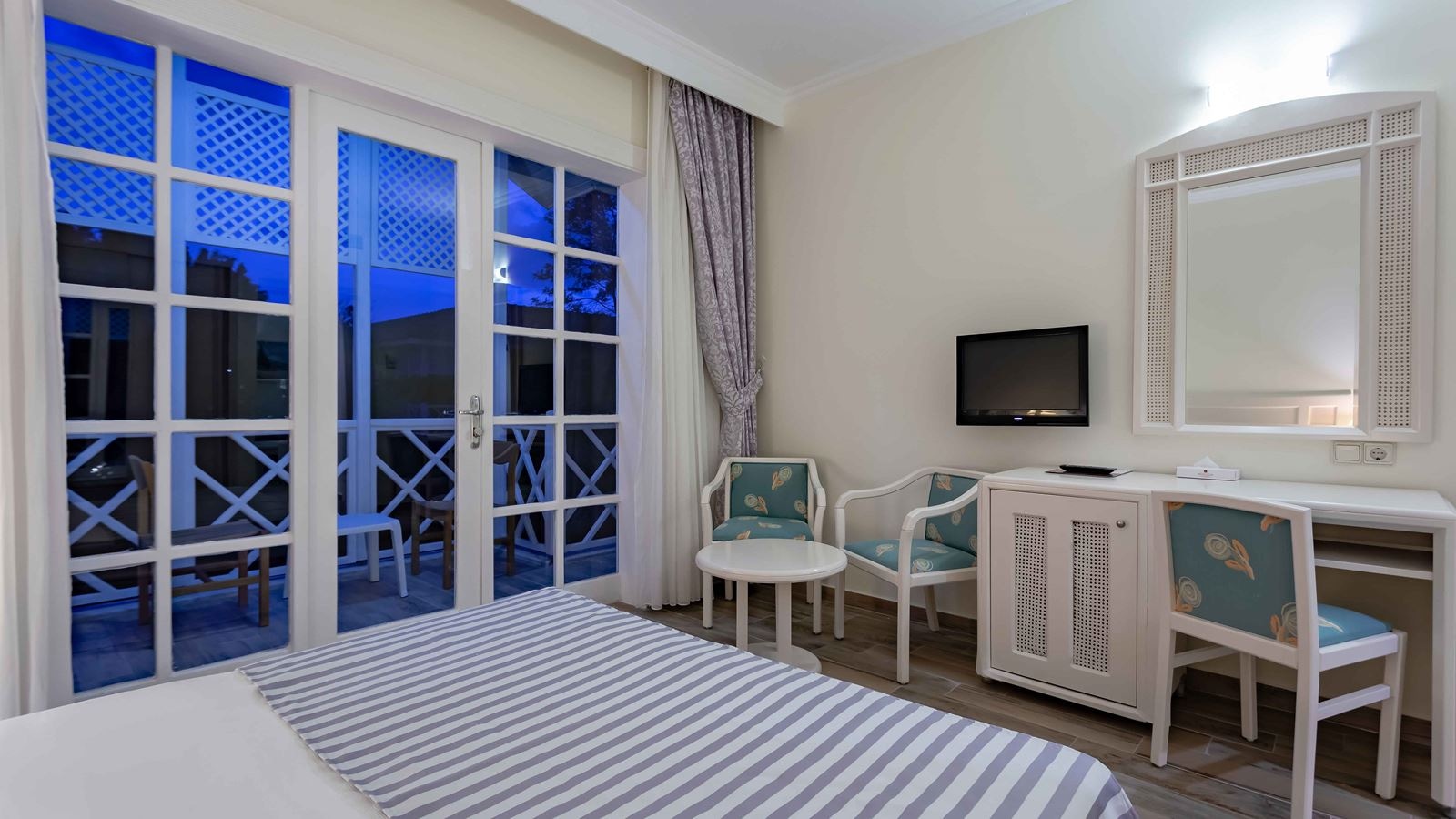 rooms-junior-club-suite