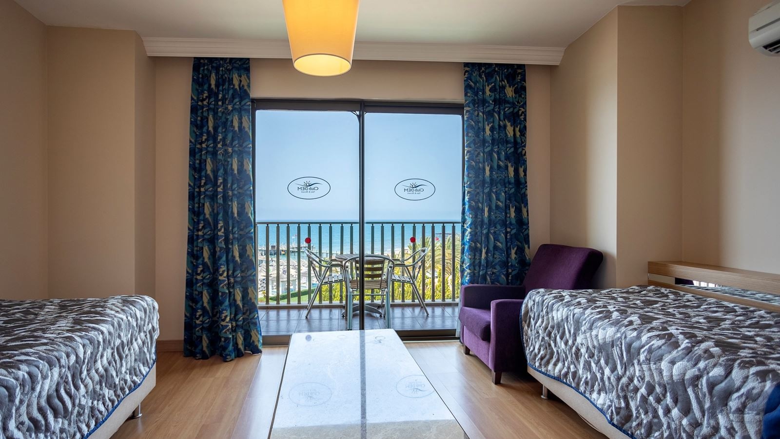 rooms-main-building-family-2-bedrooms-with-sliding-doors-sea-view-couple--ladies-only