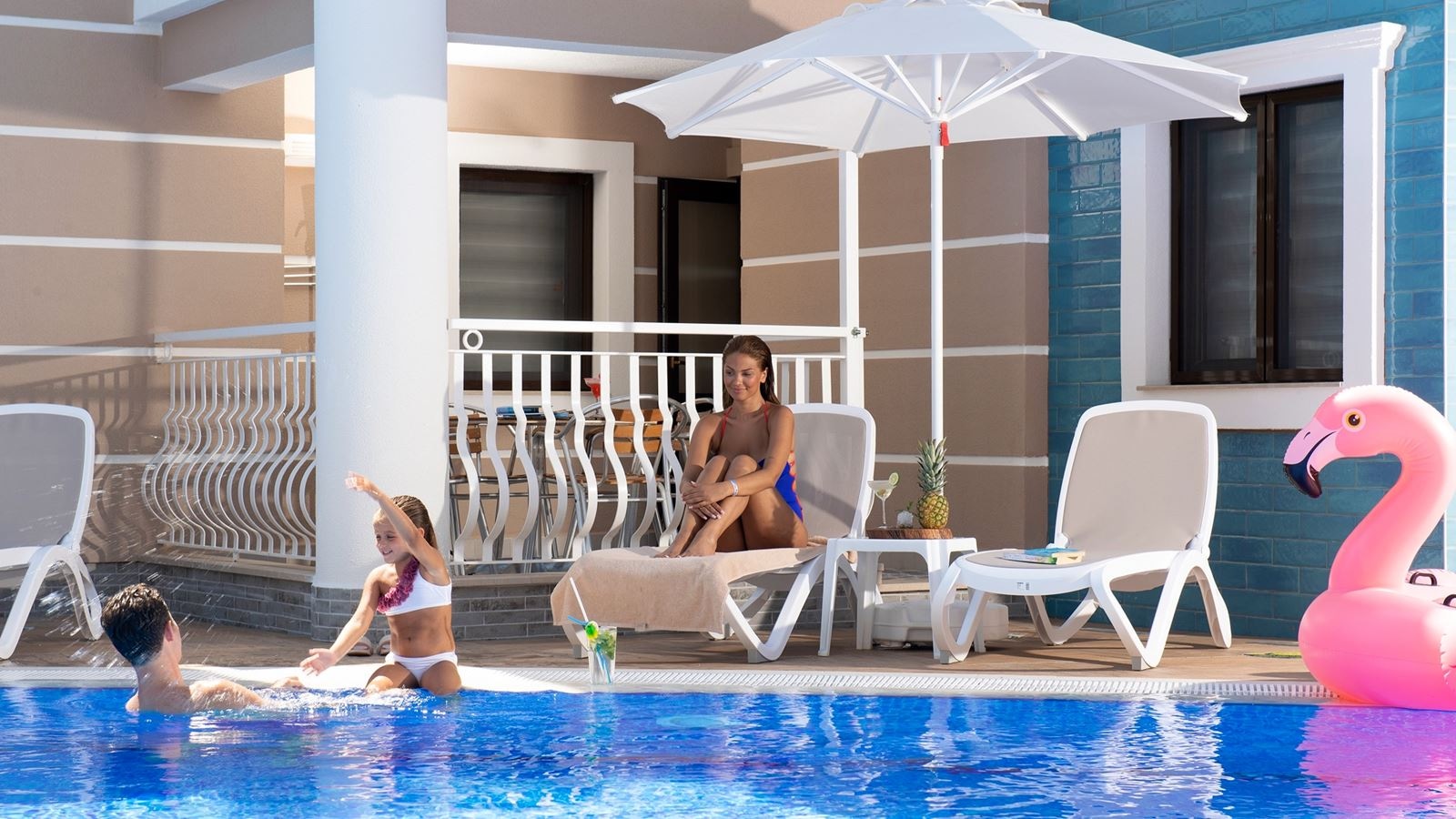 rooms-lagoon-family-room