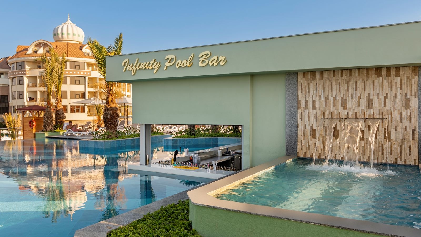 bars-infinity-pool-bar