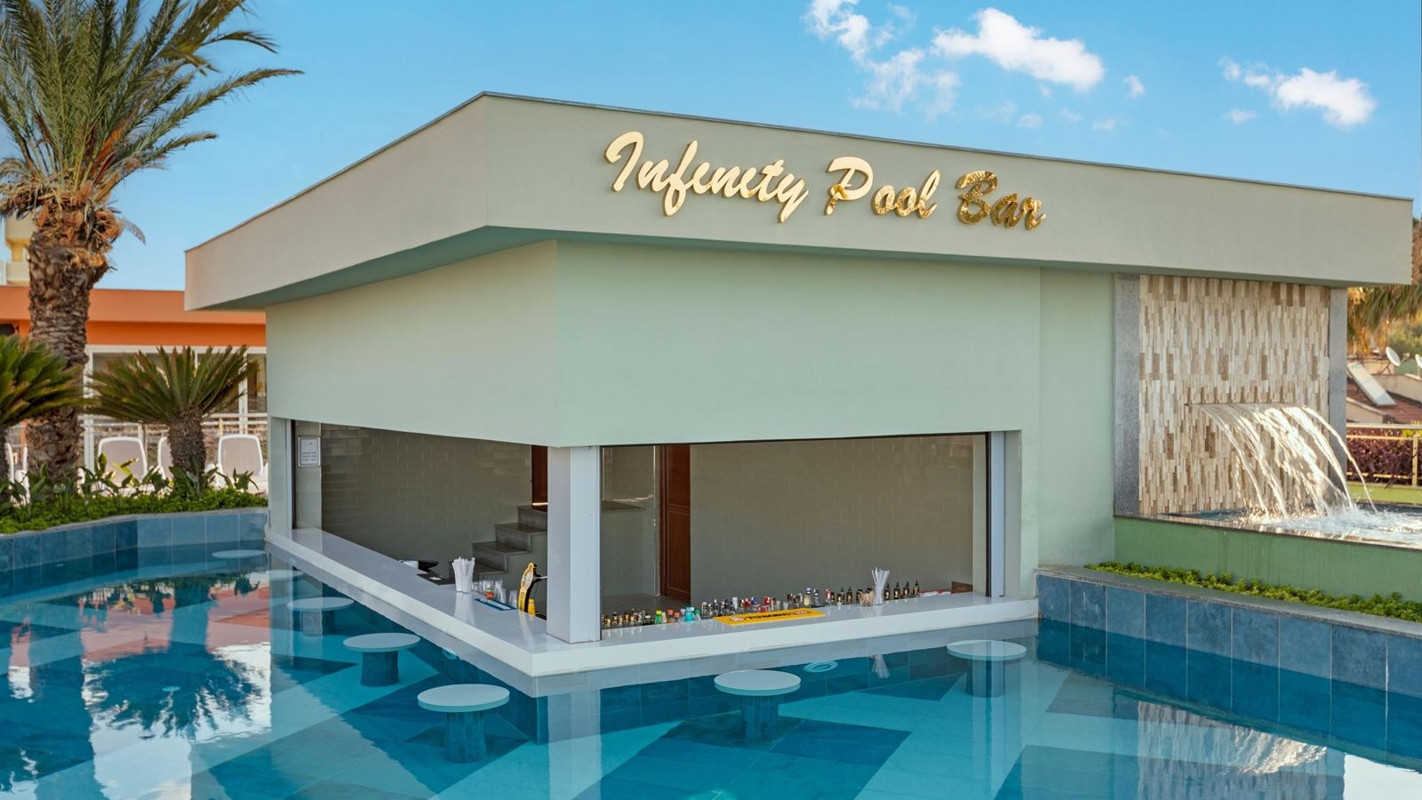 bars-infinity-pool-bar