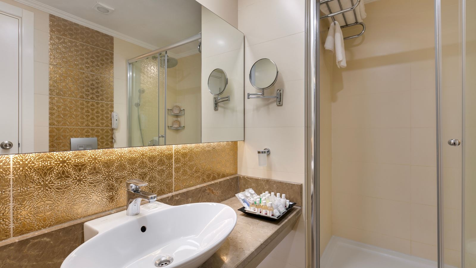 rooms-standart-room-land-view