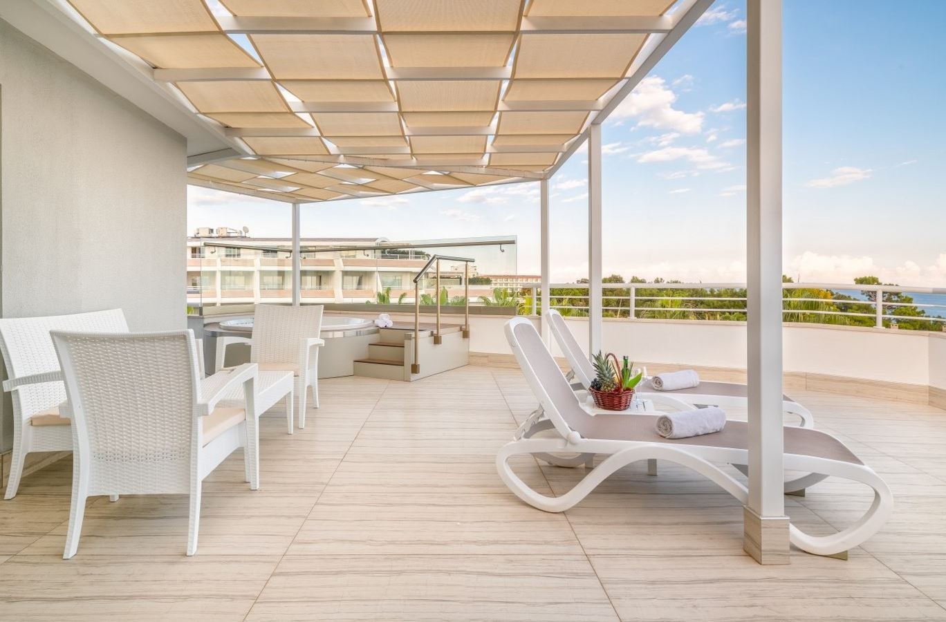 rooms-deluxe-terrace-room-with-jacuzzi