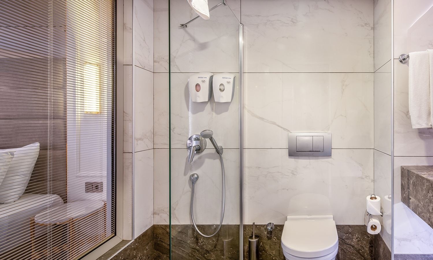 rooms-deluxe-room-partial-view