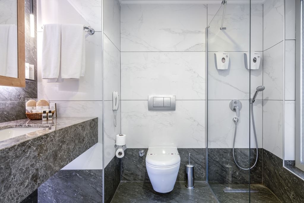 rooms-deluxe-connection-room-partial-view