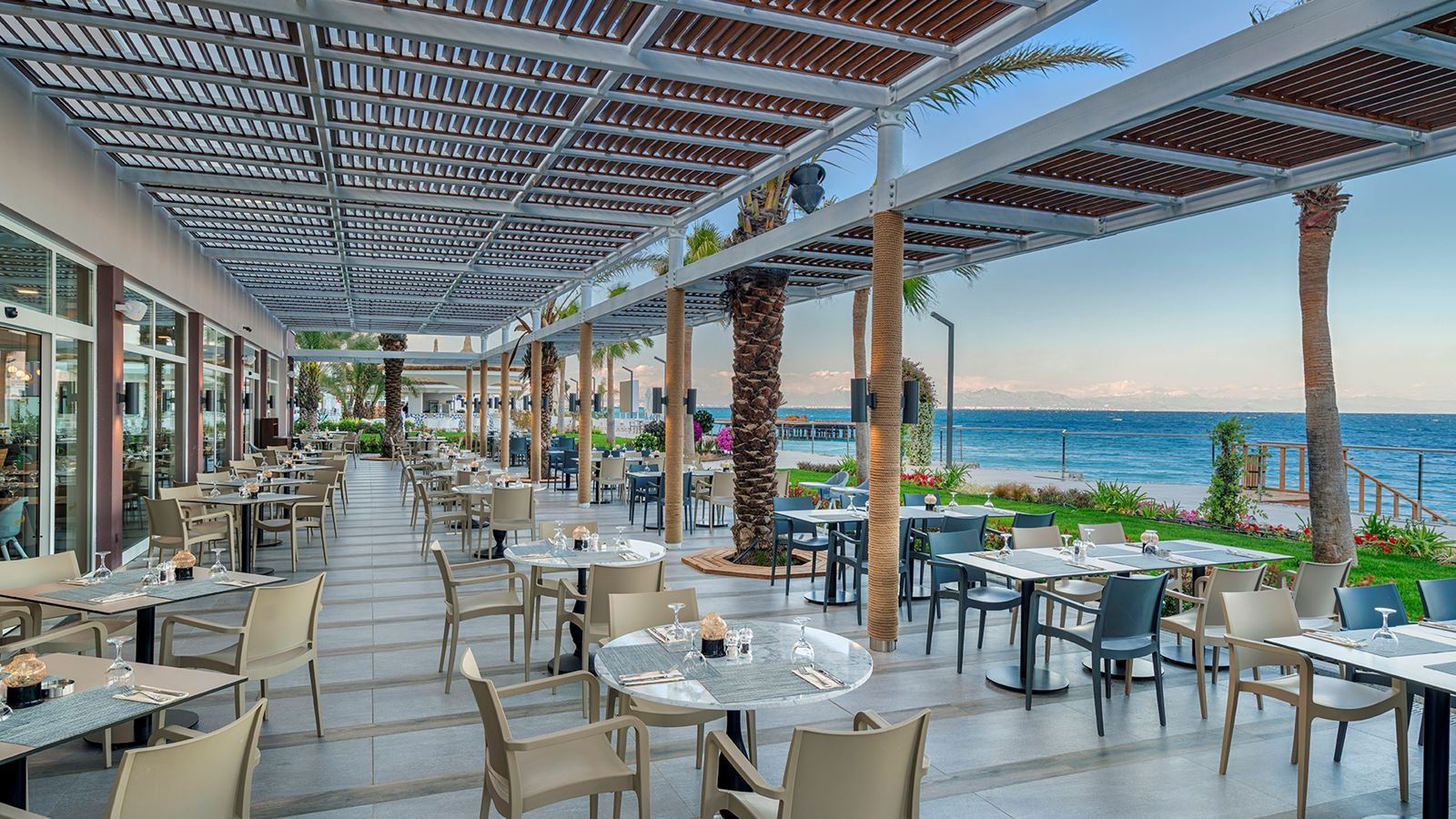 restaurants-zepyranthes-main-restaurant