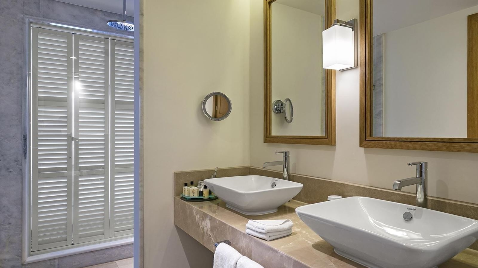 rooms-swim-up-superior-room