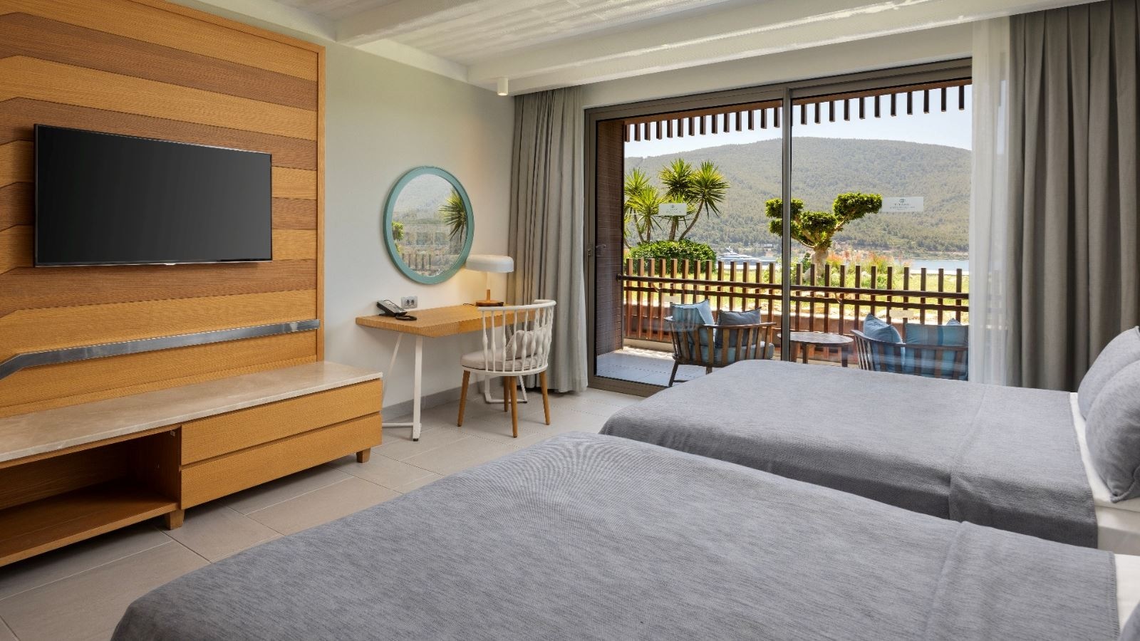 rooms-standard-room-side-sea-view-balcony-or-terrace