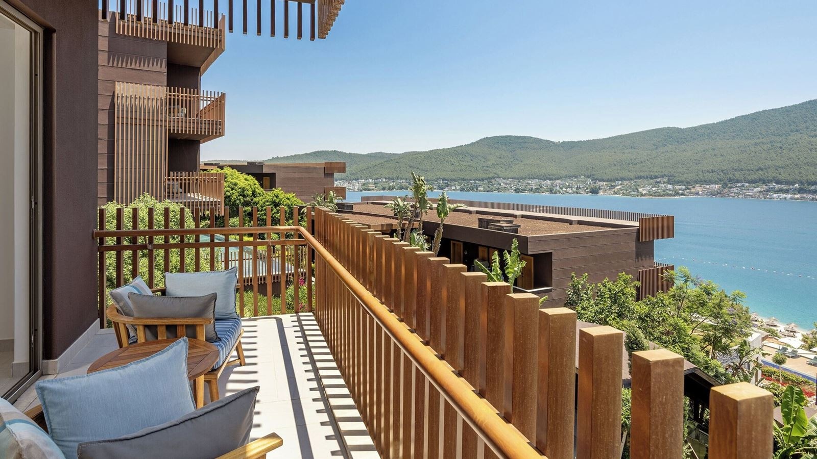 rooms-superior-room-sea-view-balcony-or-terrace