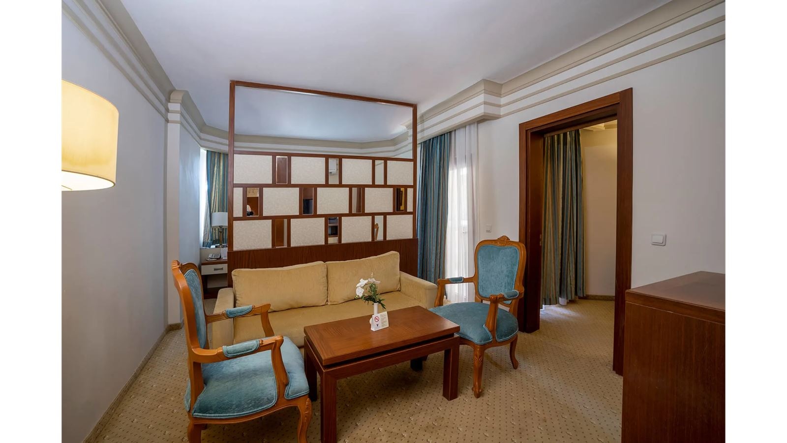 rooms-family-room