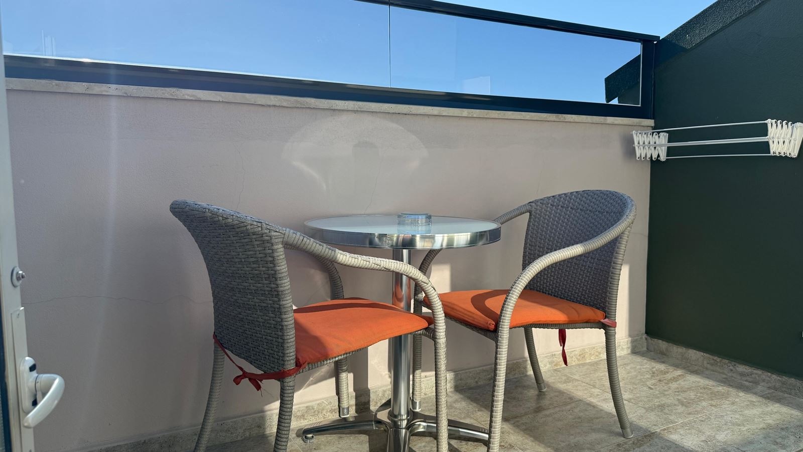 rooms-family-land-view