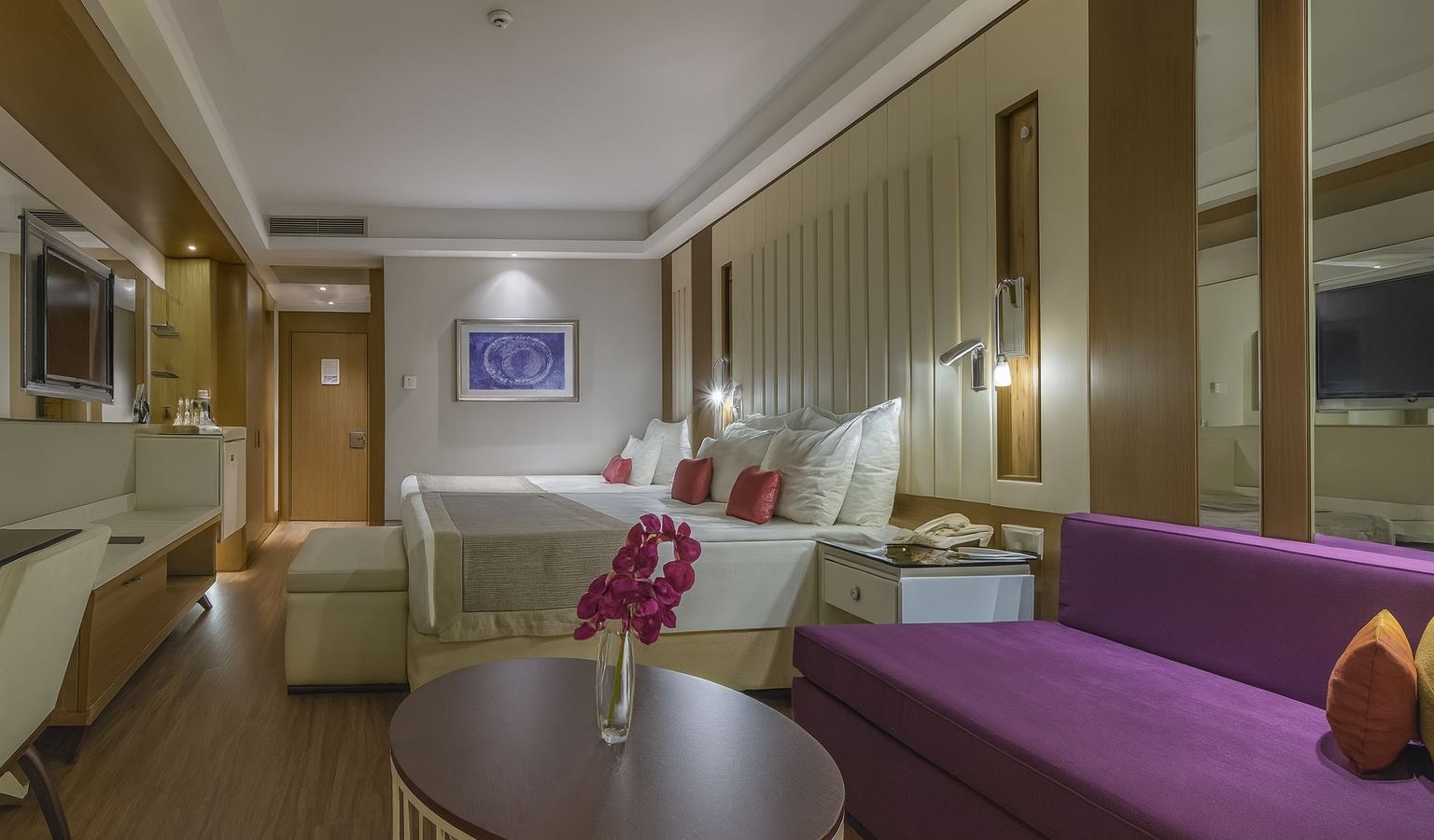 rooms-superior-room-land-view