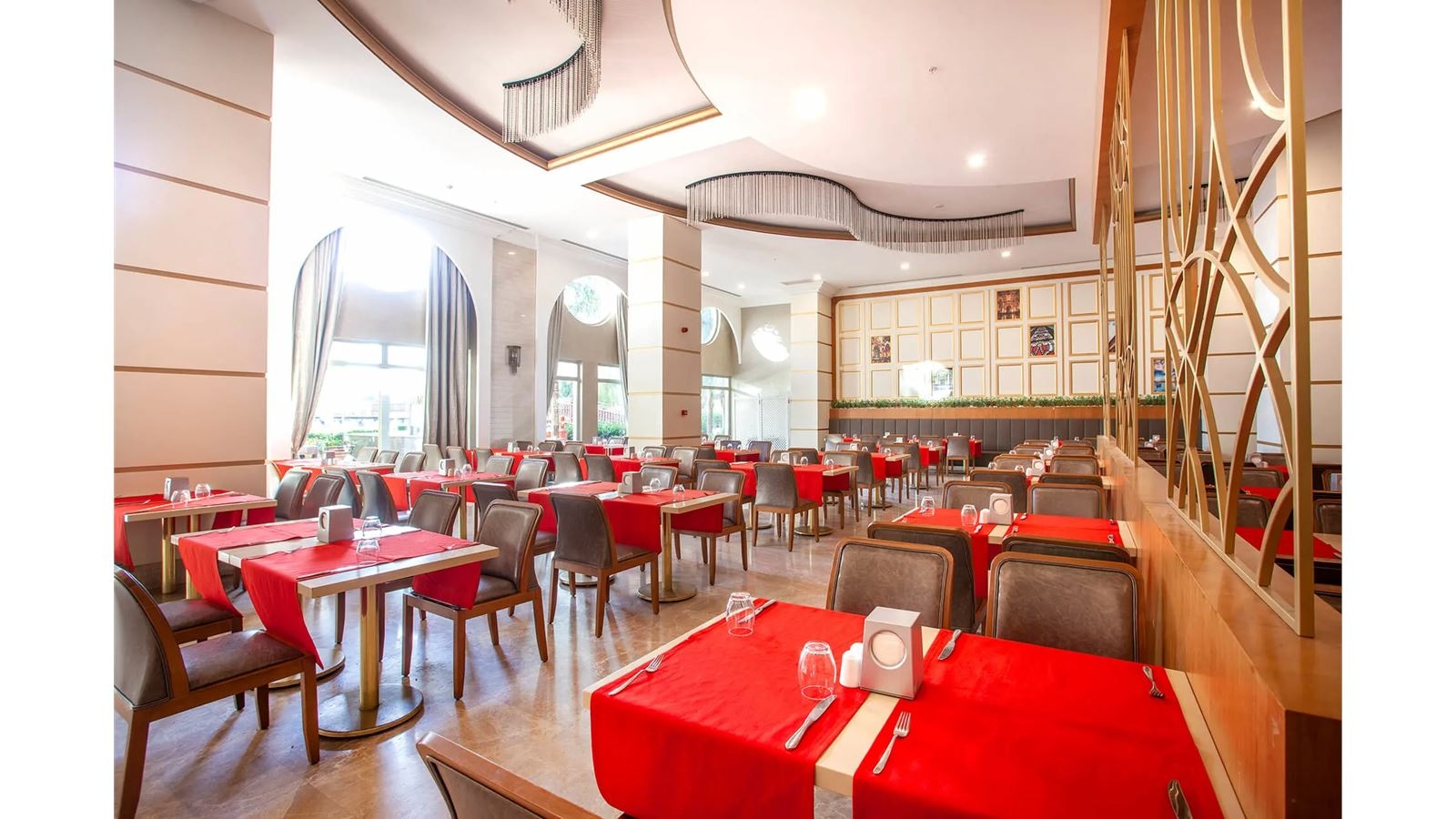 restaurants-la-gare-main-restaurant