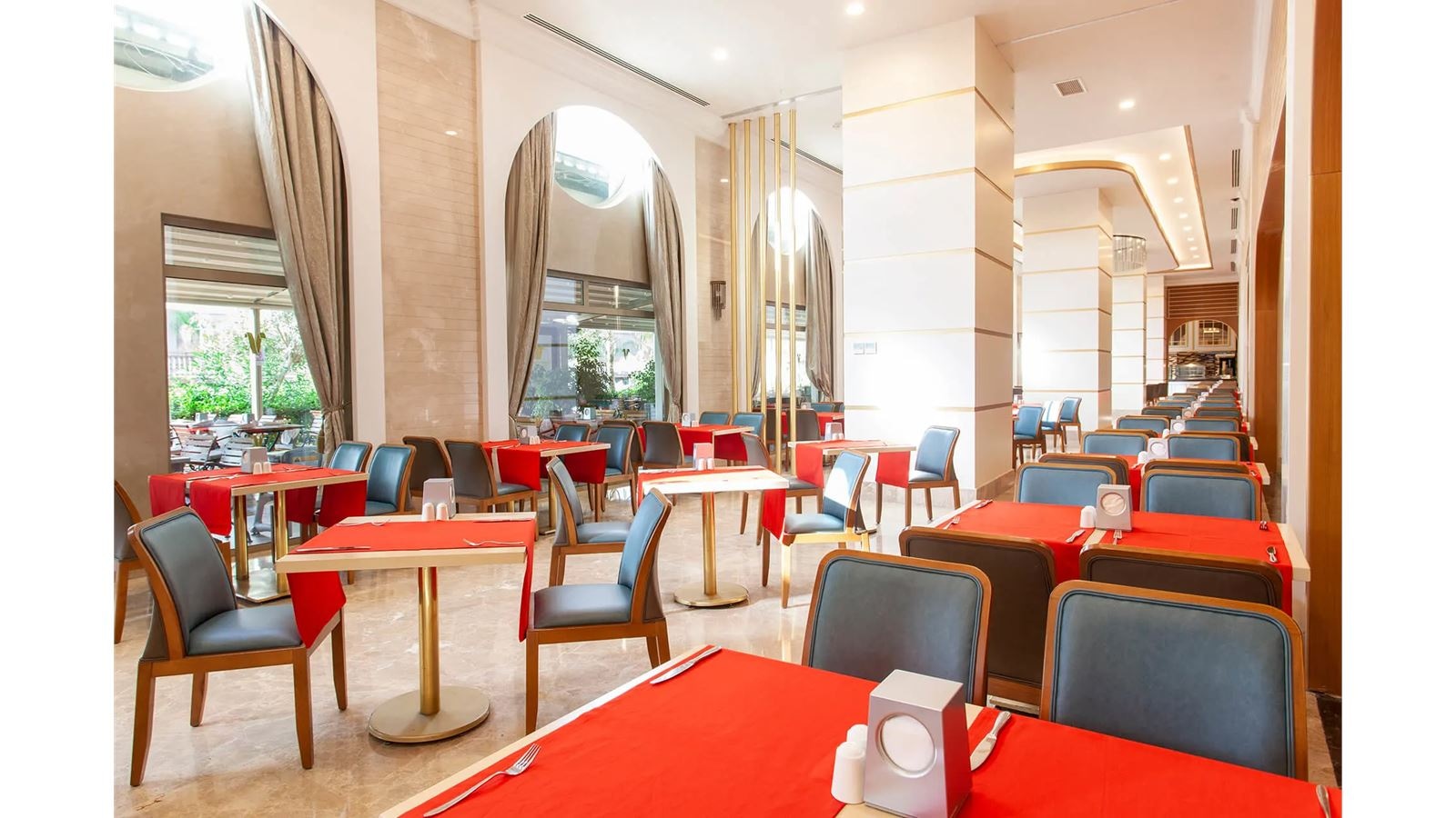 restaurants-la-gare-main-restaurant