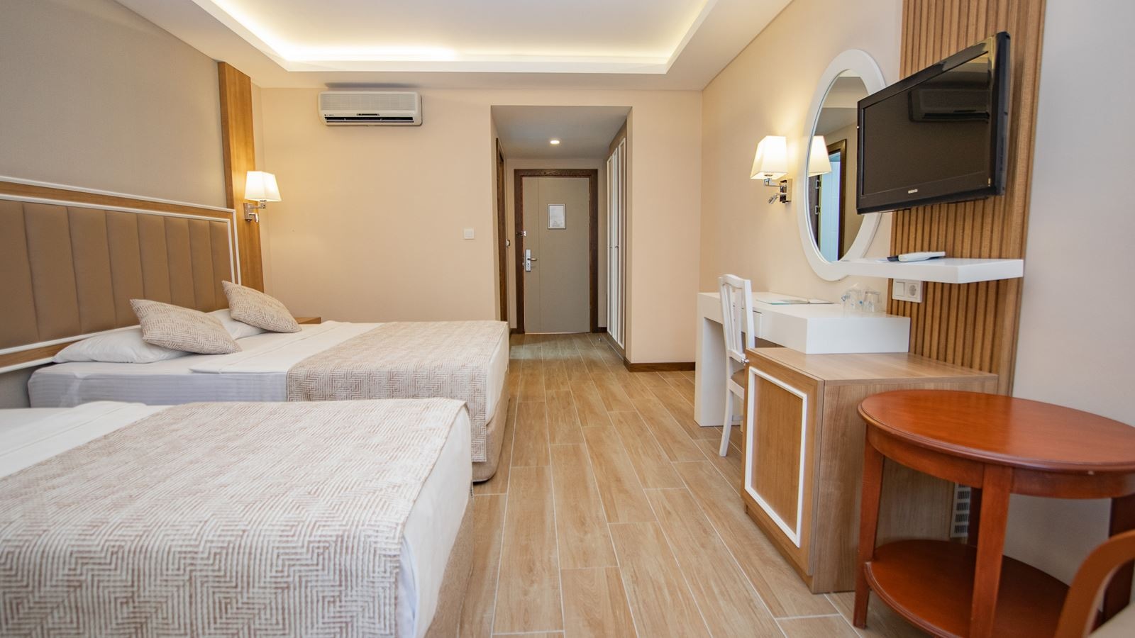 rooms-superior-room-with-balcony