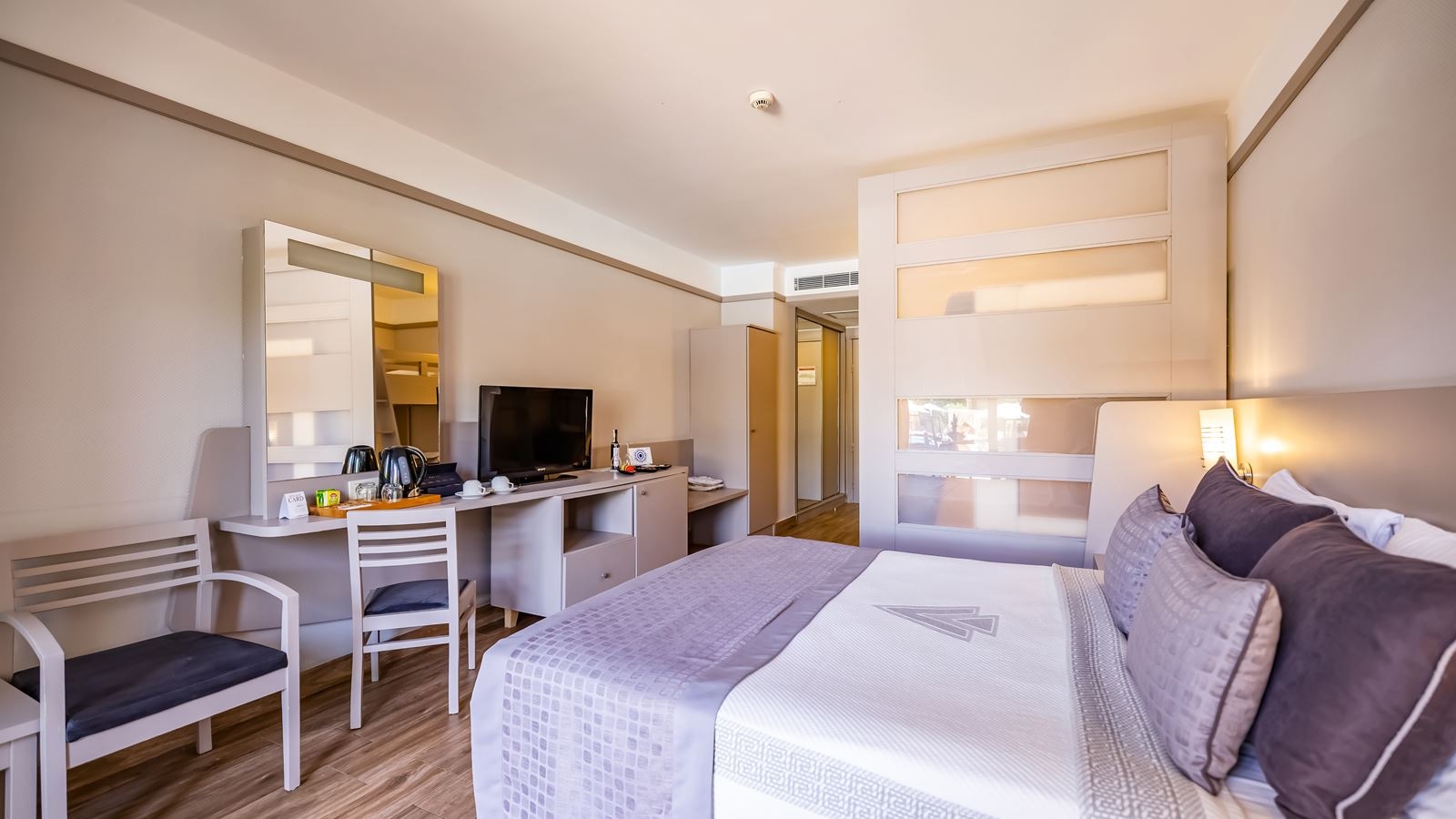 rooms-family-room-bunkbed