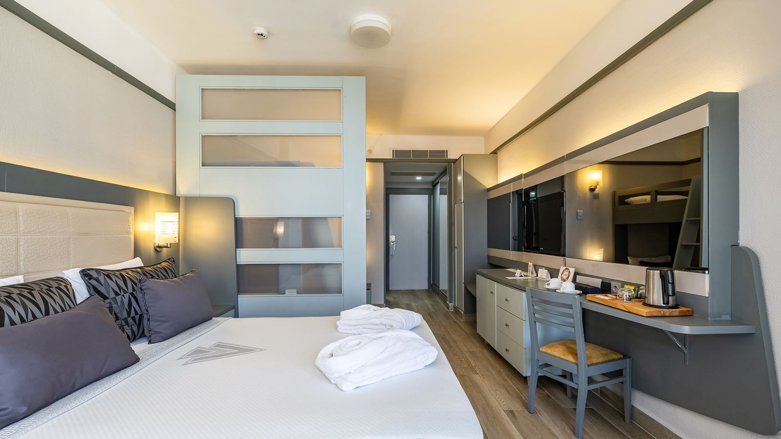 rooms-family-room-bunkbed