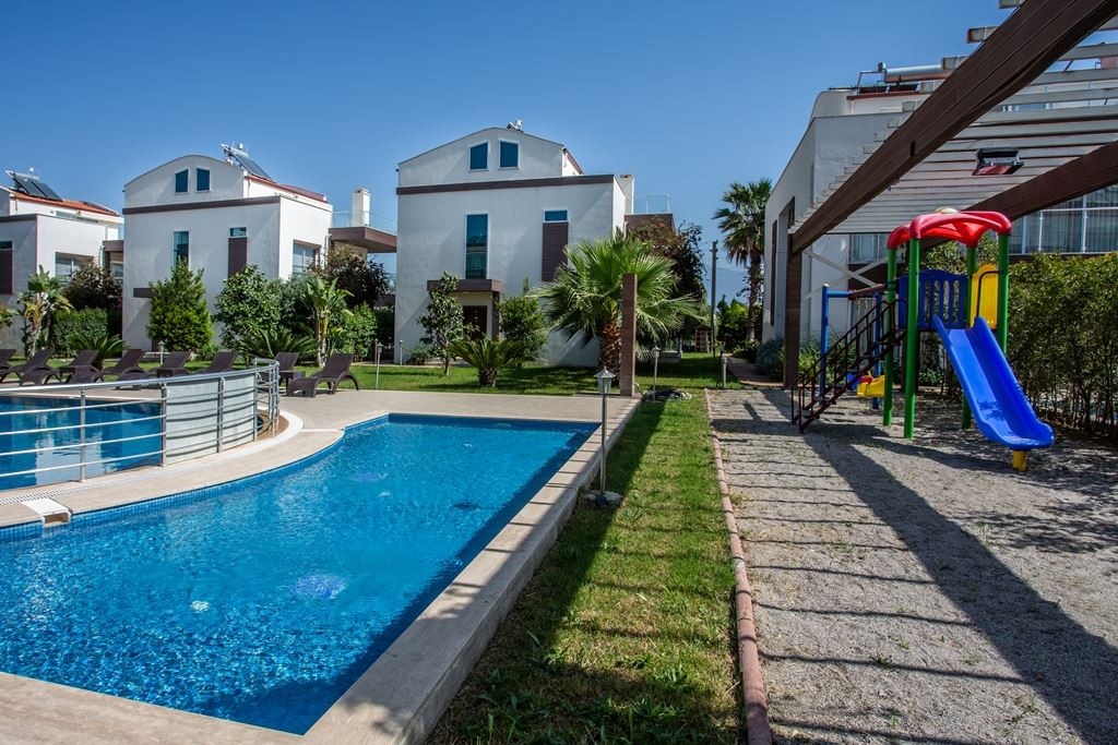 pools-outdoor-childrens-pool