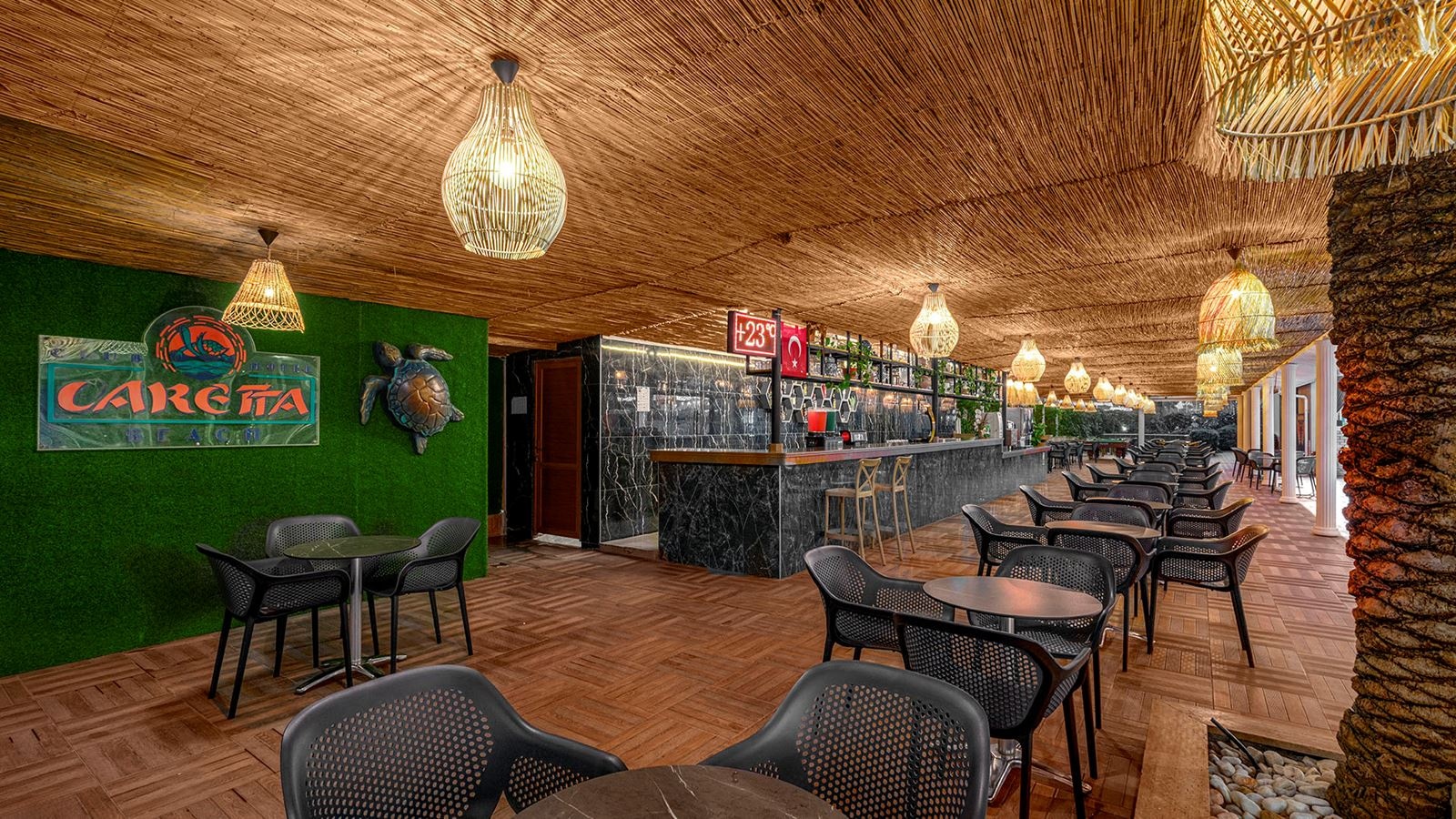 restaurants-pool-bar