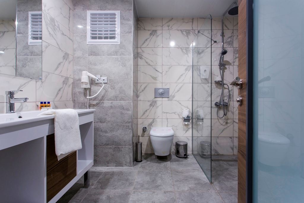 rooms-swim-up-3-rooms