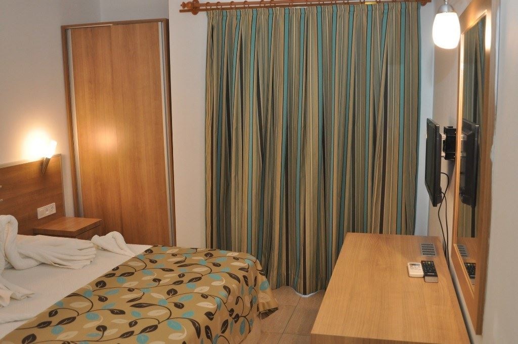 rooms-family-room-2-bedroom