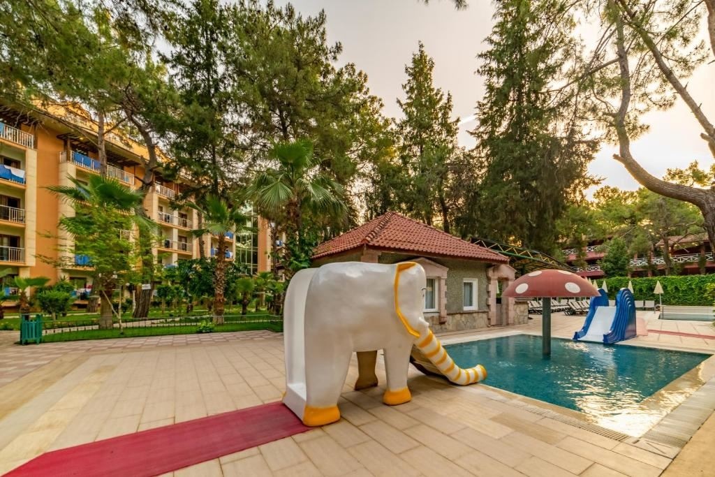 pools-outdoor-childrens-pool