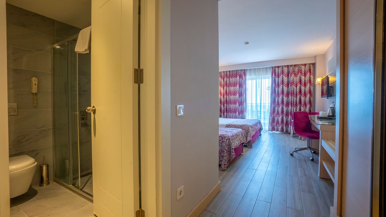 rooms-superior-room-land-view-with-balcony