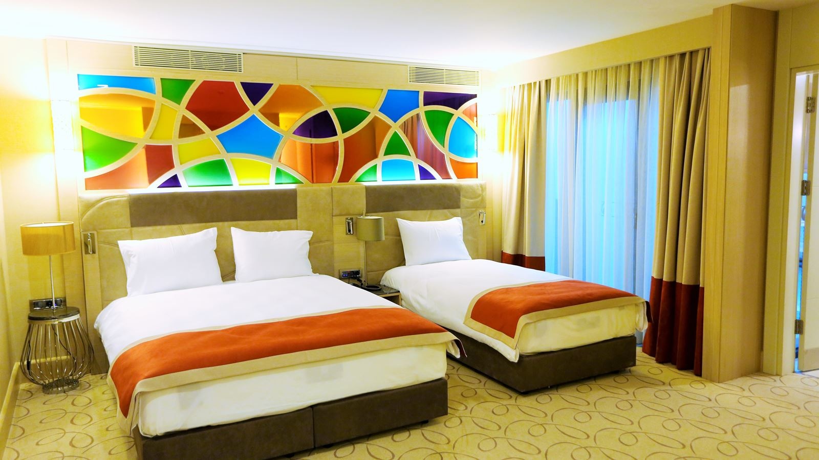 rooms-family-room-standard