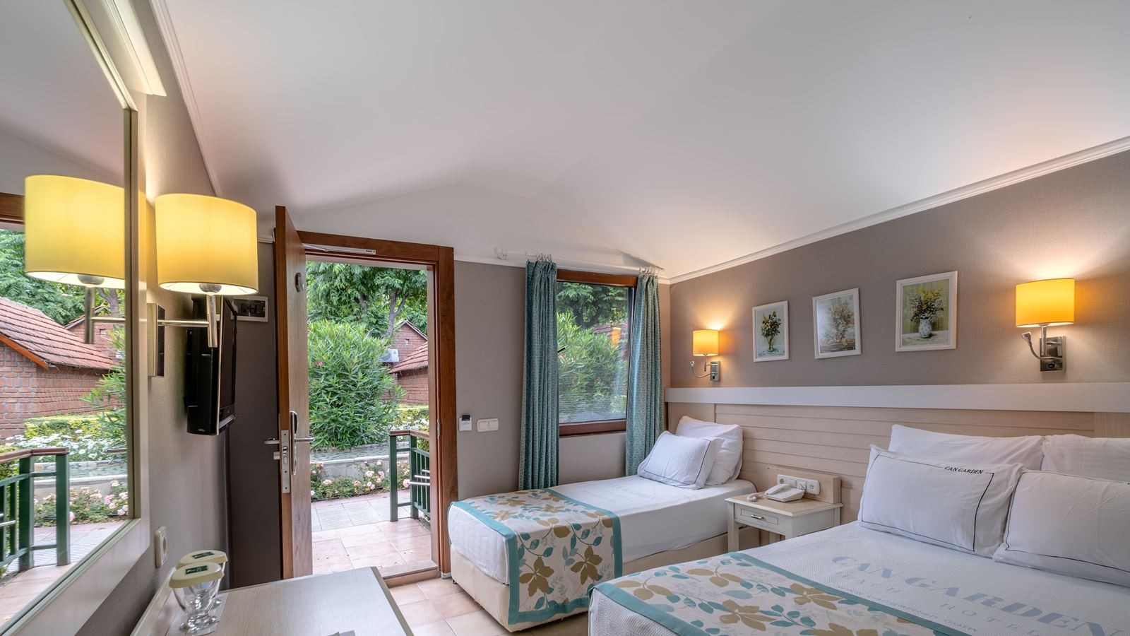 rooms-standard-room-with-balcony