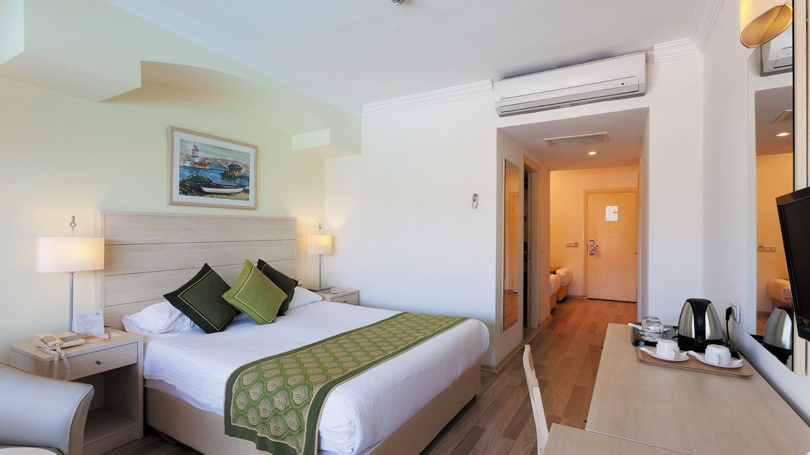 rooms-family-room-land-view