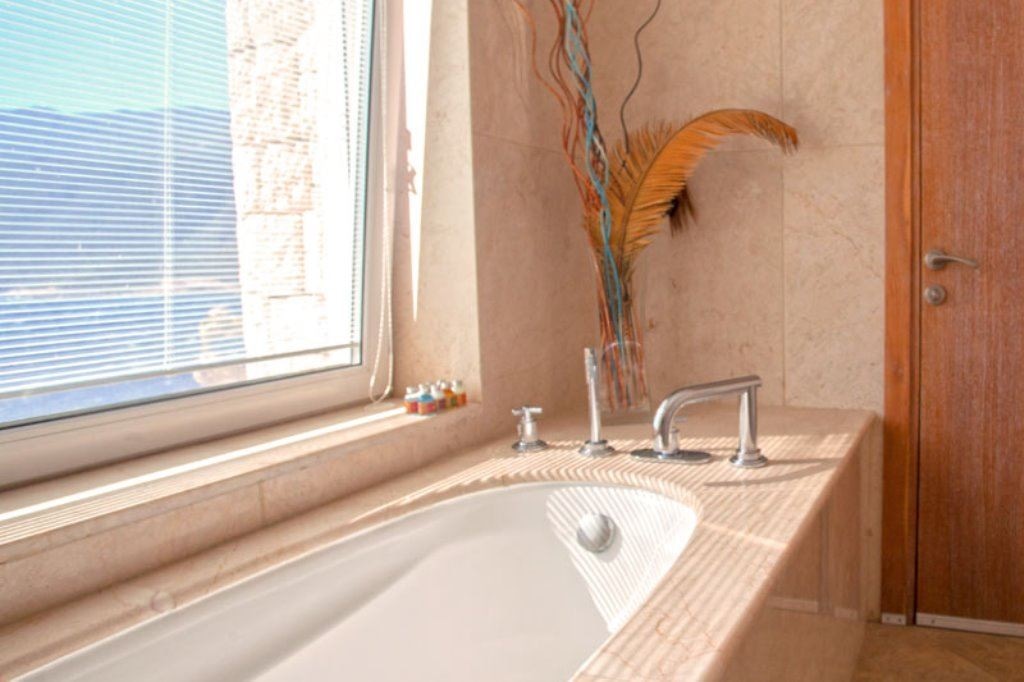 rooms-sunset-suite