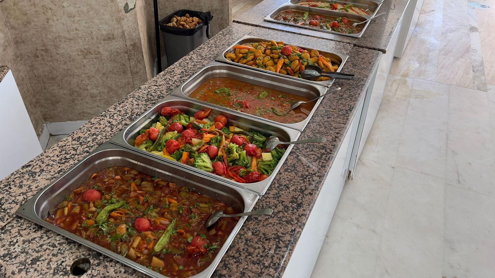 restaurants-main-building